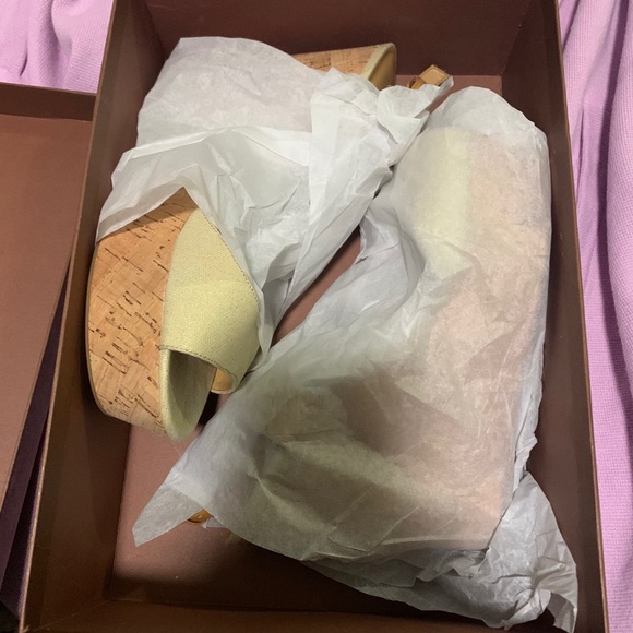 Coach Wedge - Picture 8 of 9